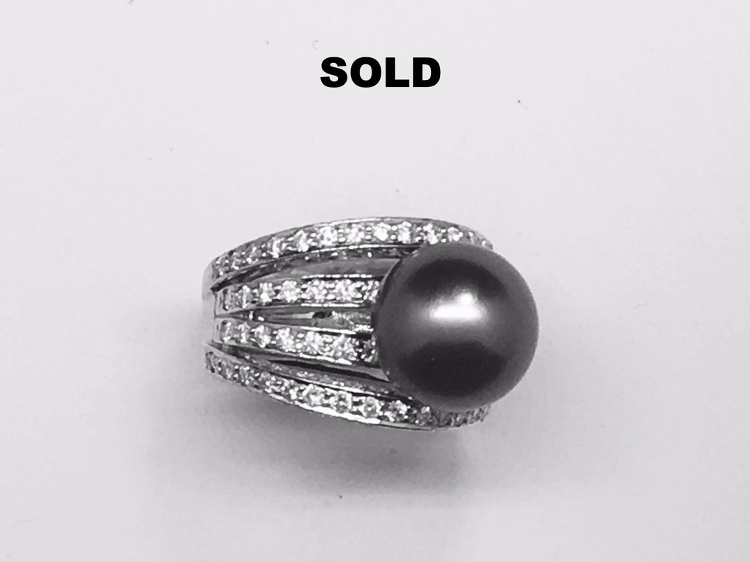 Black Tahitian South Sea Pearl and Diamond Ring