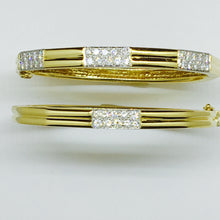Load image into Gallery viewer, 18k Diamond Bangle Bracelet